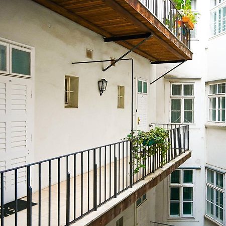 Backpacker Apartment Hofburg Вена Экстерьер фото