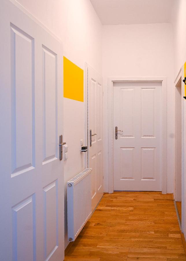 Backpacker Apartment Hofburg Вена Экстерьер фото